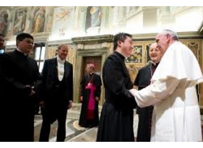 Il Papa ha incontrato i futuri diplomatici vaticani